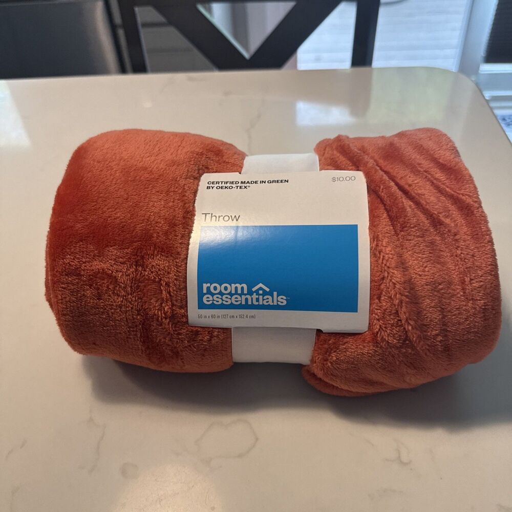 Room Essentials Plush Throw Blanket Coral Pink 50" x 60" Soft Cozy Fleece NEW